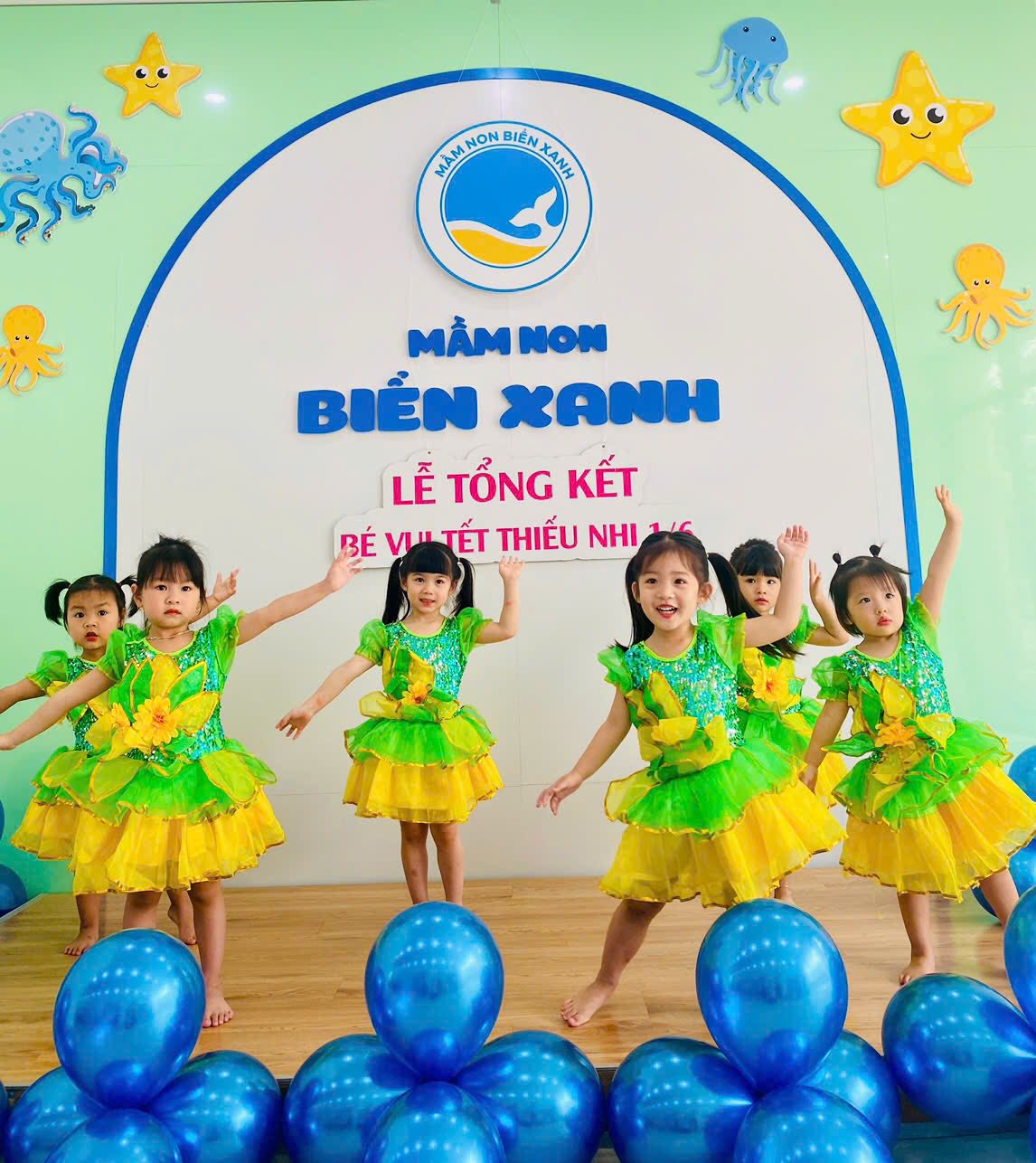 Văn nghệ cuối năm